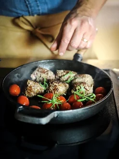 Nordwik Stegepande Støbejern 28 Cm Med Håndtag I Valnøddetræ Og Glaslåg 14 Nordwik Stegepande Støbejern 28 Cm Med Håndtag I Valnøddetræ Og Glaslåg -KitchenTime butik 1396995a 22a0 47c7 8b6b 23c080bb66d9