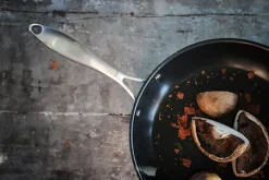 Nordwik Stegepande Rustfrit Stål 5-ply Non-stick 20 Cm -KitchenTime butik 18c23f5d 9274 4c0d bc9b 46c135f368fc