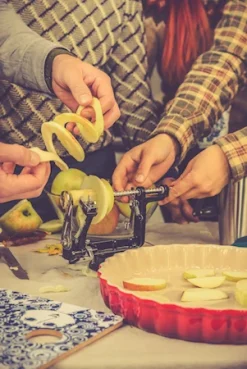 Funktion Æbelskræller Sort -KitchenTime butik 1942077e 83a5 458d a311 4d5e58d2f472