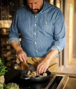 Nordwik Stegepande Støbejern 28 Cm Med Håndtag I Valnøddetræ Og Glaslåg 13 Nordwik Stegepande Støbejern 28 Cm Med Håndtag I Valnøddetræ Og Glaslåg -KitchenTime butik 41d69272 f928 49d9 b2c5 9c7b9e5dd0e1