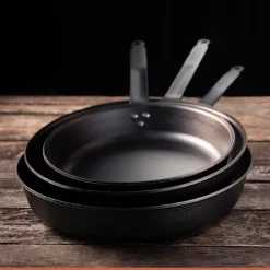 Kockums Jernverk Stegepande 24 Cm Svensk Kulstofstål -KitchenTime butik 46a6e584 628f 4472 8050 ed3a0138b17d