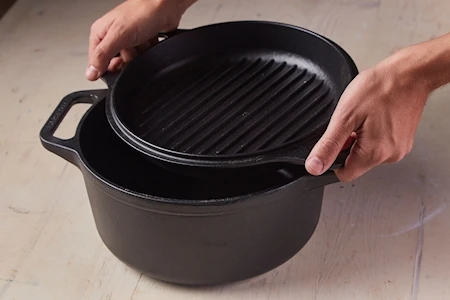 VICTORIA Emaljeret Combo Cooker Støbejernsgryde + Stegepande Ø 26 Cm 9 VICTORIA Emaljeret Combo Cooker Støbejernsgryde + Stegepande Ø 26 Cm - Billede 9