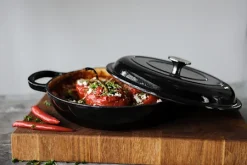 Nordwik Emaljeret Buffetgryde Støbejern 27 Cm Sort 8 Nordwik Emaljeret Buffetgryde Støbejern 27 Cm Sort -KitchenTime butik 76e72859 738f 41c2 9550 331859e80569