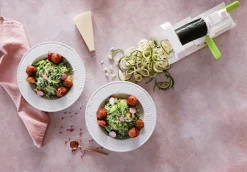 IMK InMyKitchen Spiralizer Foldbar Grøntsagsskærer M/4 Blade -KitchenTime butik 88287a48 15a2 4356 acb1 a5b7fe269d2e