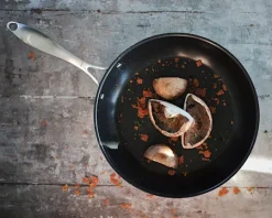 Nordwik Stegepande Rustfrit Stål 5-ply Non-stick 28 Cm -KitchenTime butik 8f48abf3 96e3 4bd0 b855 3bc357993394