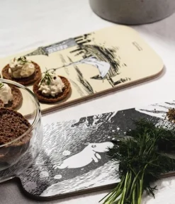 Muurla Moomin Skære- & Serveringsbræt 13x33 Cm Adventures On The Water -KitchenTime butik 91f1f9f5 ad0f 4c3f bcee 9d71c2ea644d