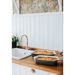 Dorre Gray Gratinform Sæt Med 2 Grå/Hvid -KitchenTime butik a4dda2c8 8f49 4de7 9349 2f4b00a66180