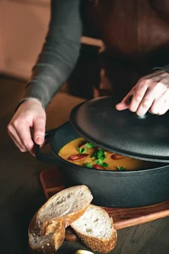 Nordwik Støbejernsgryde Oval 4 L Sort -KitchenTime butik d664795a 0649 4da5 843e 080973d553c8