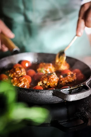 Nordwik Stegepande Støbejern 28 Cm Med Håndtag I Valnøddetræ Og Glaslåg 8 Nordwik Stegepande Støbejern 28 Cm Med Håndtag I Valnøddetræ Og Glaslåg - Billede 8