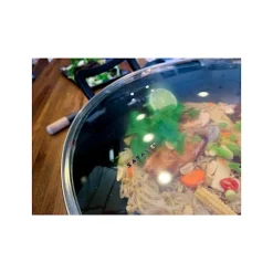 Satake Nabe Wok I Støbejern Med Glaslåg Til Tilberedning, Trælåg Til Servering Og Underlag. Ø 36 Cm. -KitchenTime butik ff232d54 5ed7 483b a7d0 df495a8b1271